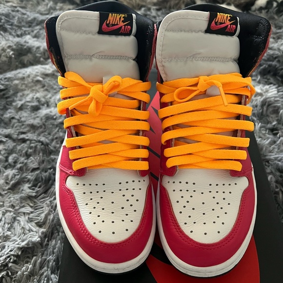 Jordan Retro 1s - Picture 3 of 9